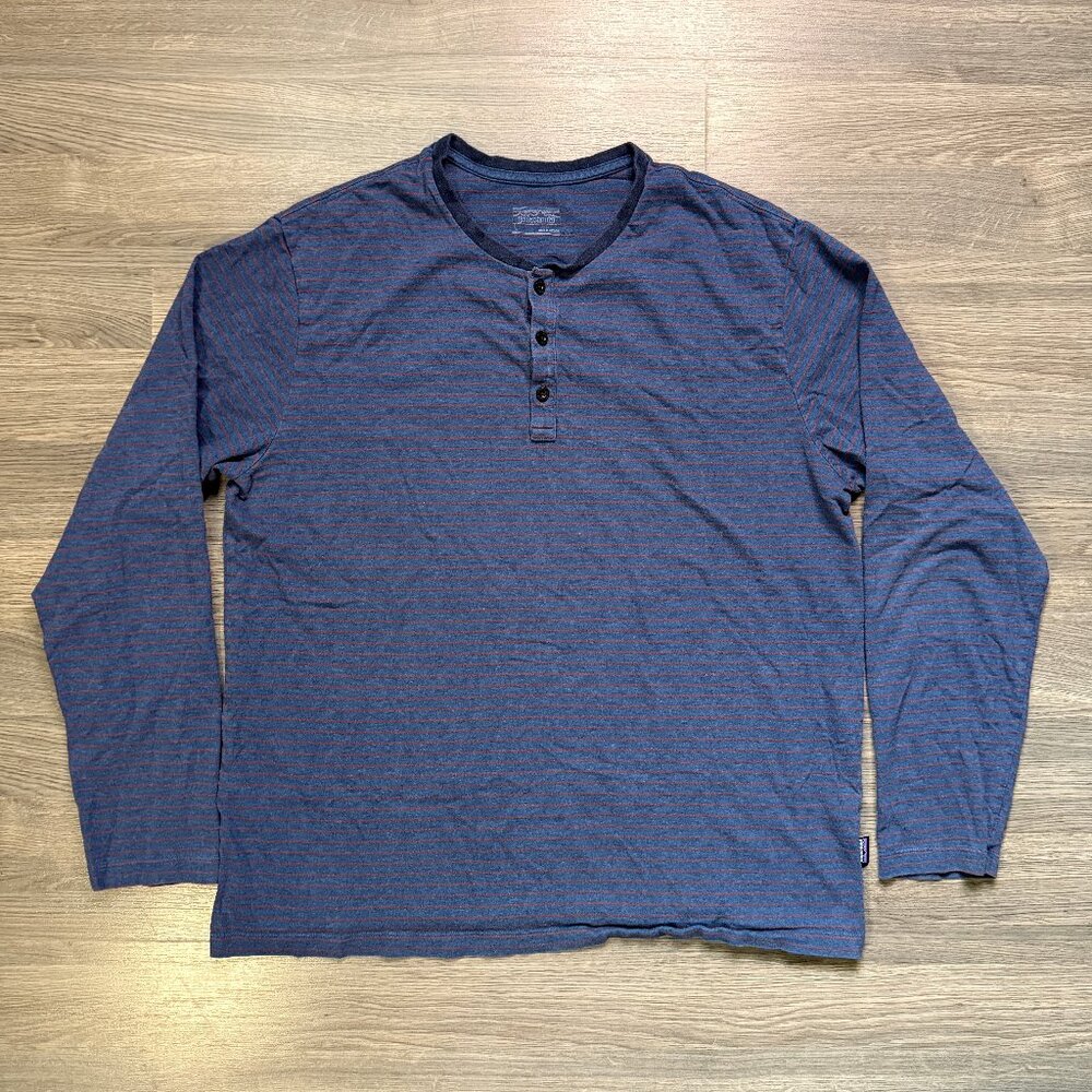 Patagonia Men's Organic Cotton Long Sleeve Henley - Navy/Red Stripe